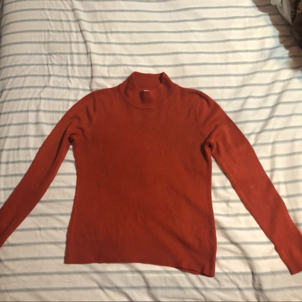 Petite Orange Turtle Neck 🧡🍊